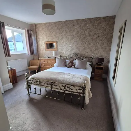 Denehurst - Adults Only