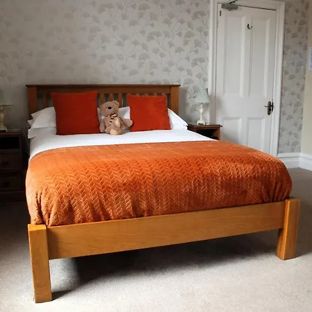 Denehurst Guest house 4*