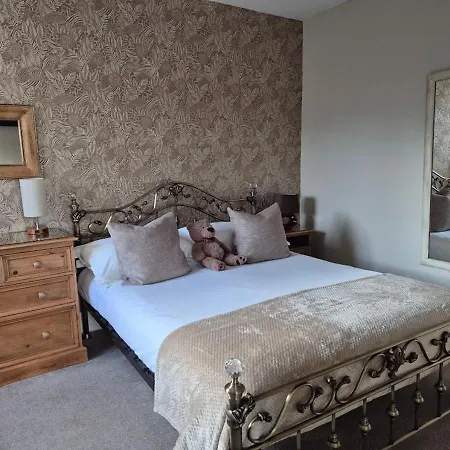 Denehurst - Adults Only