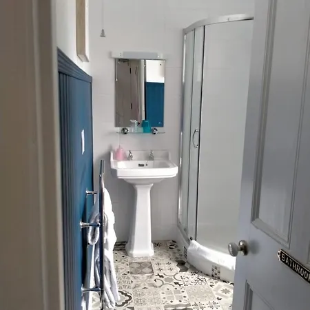 Denehurst - Adults Only Гостевой дом 4*